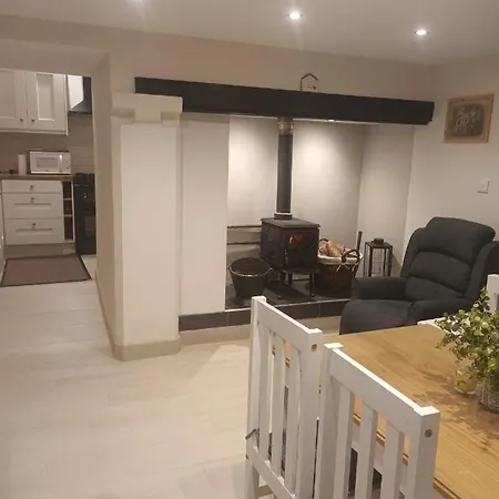 Charming Country Homestead *