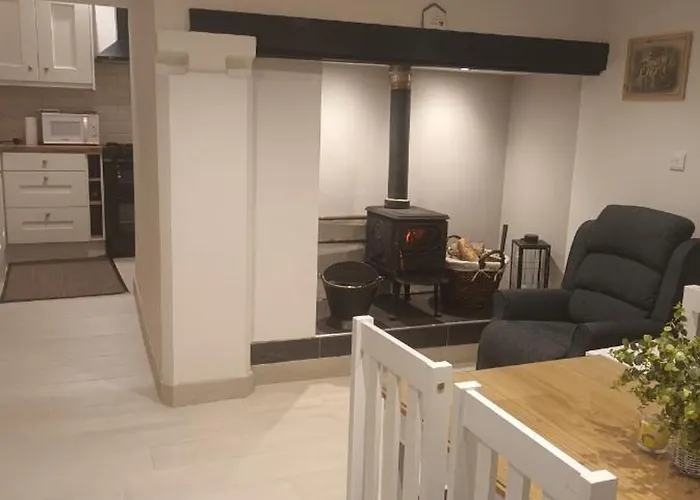 Charming Country Homestead *